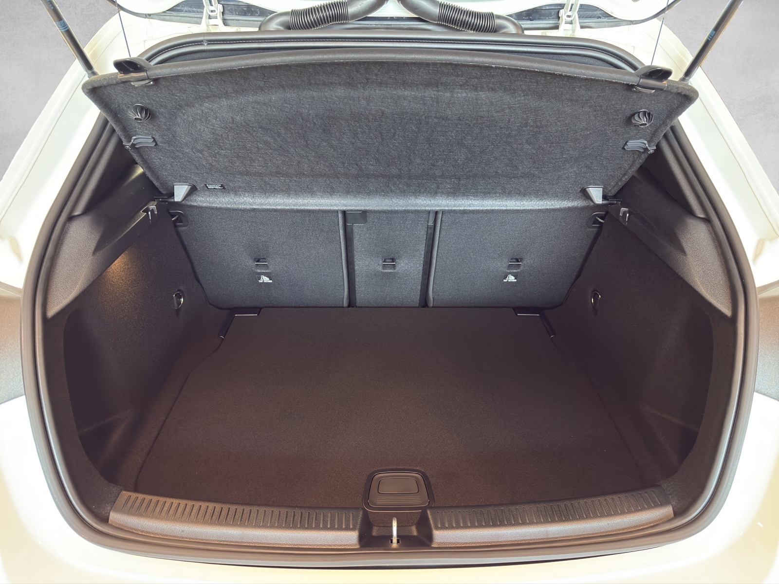 MERCEDES-BENZ A 250 4M AMG W177-image-5