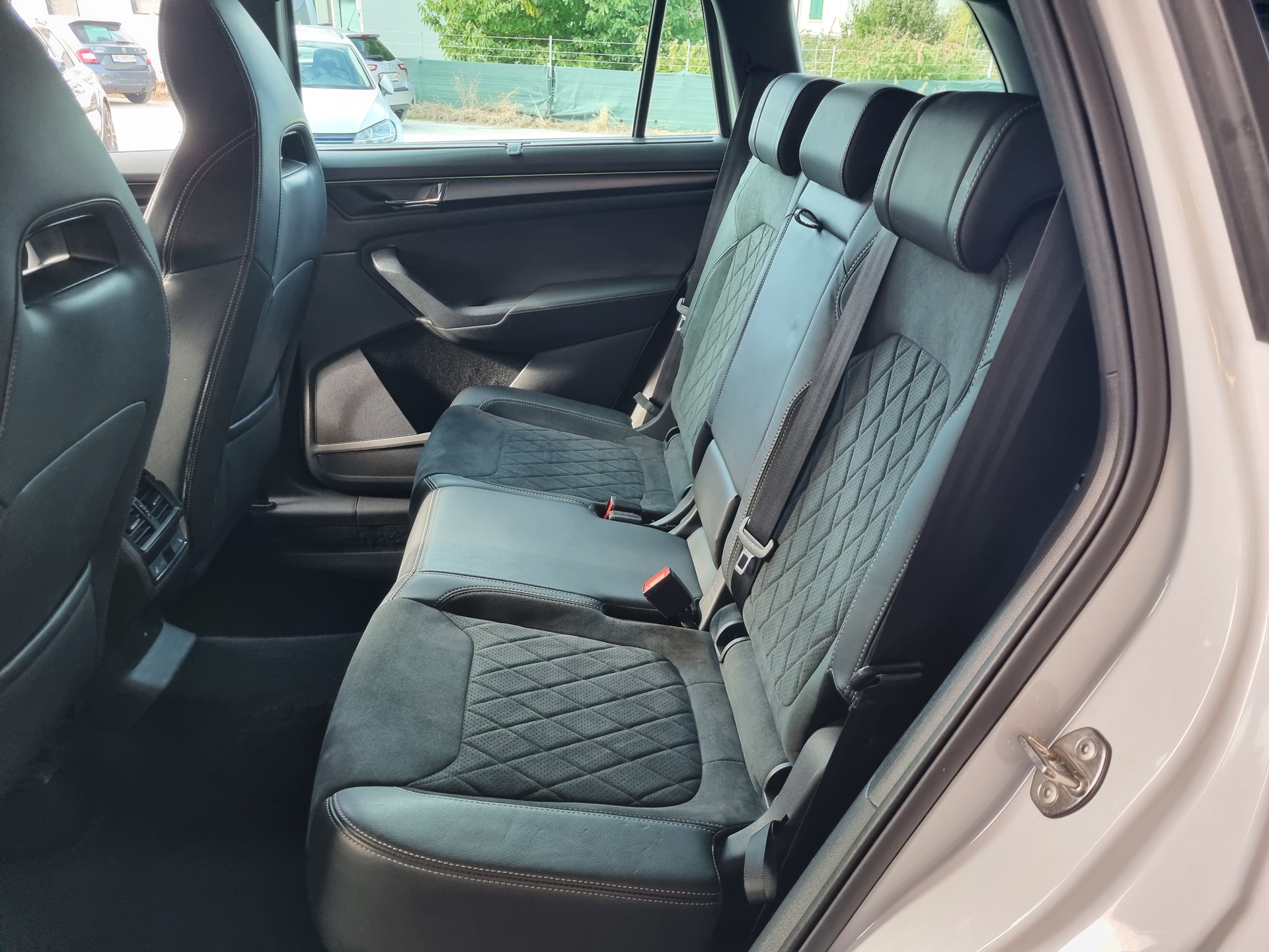 SKODA Kodiaq 2.0 TSI 4x4 SportLine-image-8