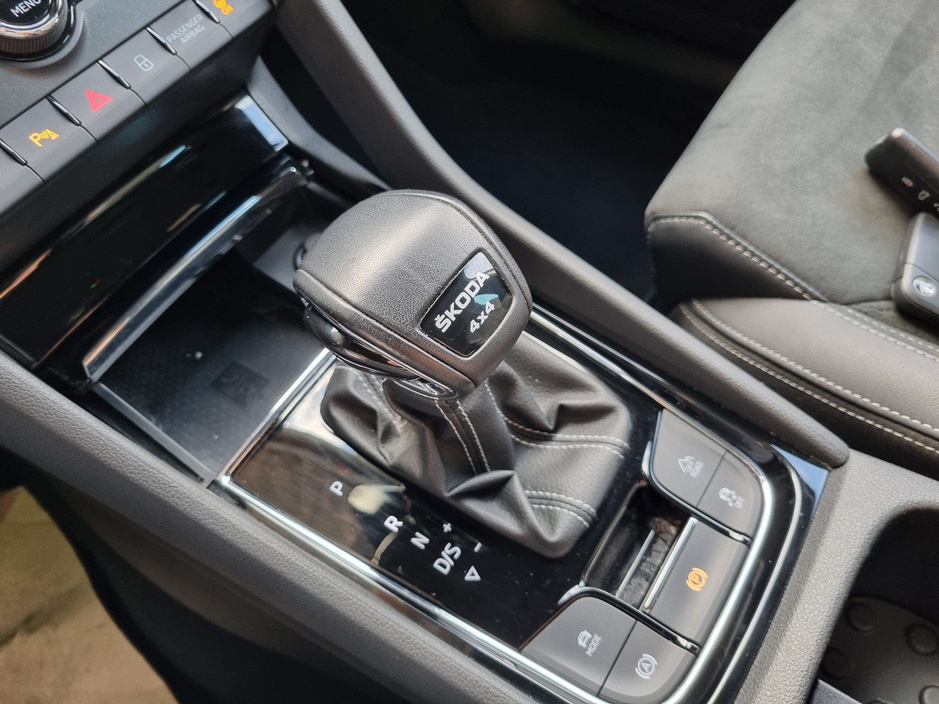 SKODA Kodiaq 2.0 TSI 4x4 SportLine-image-17
