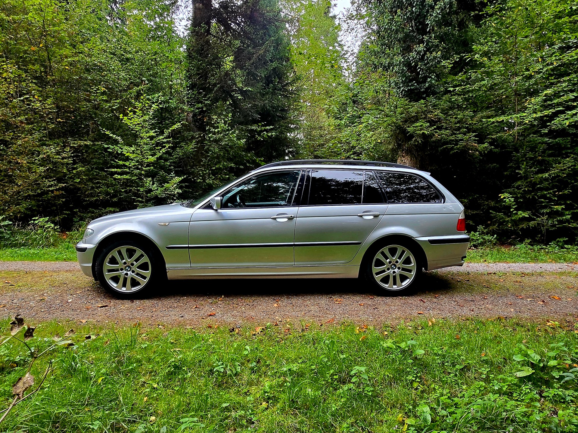 BMW 330xi Touring-image-4