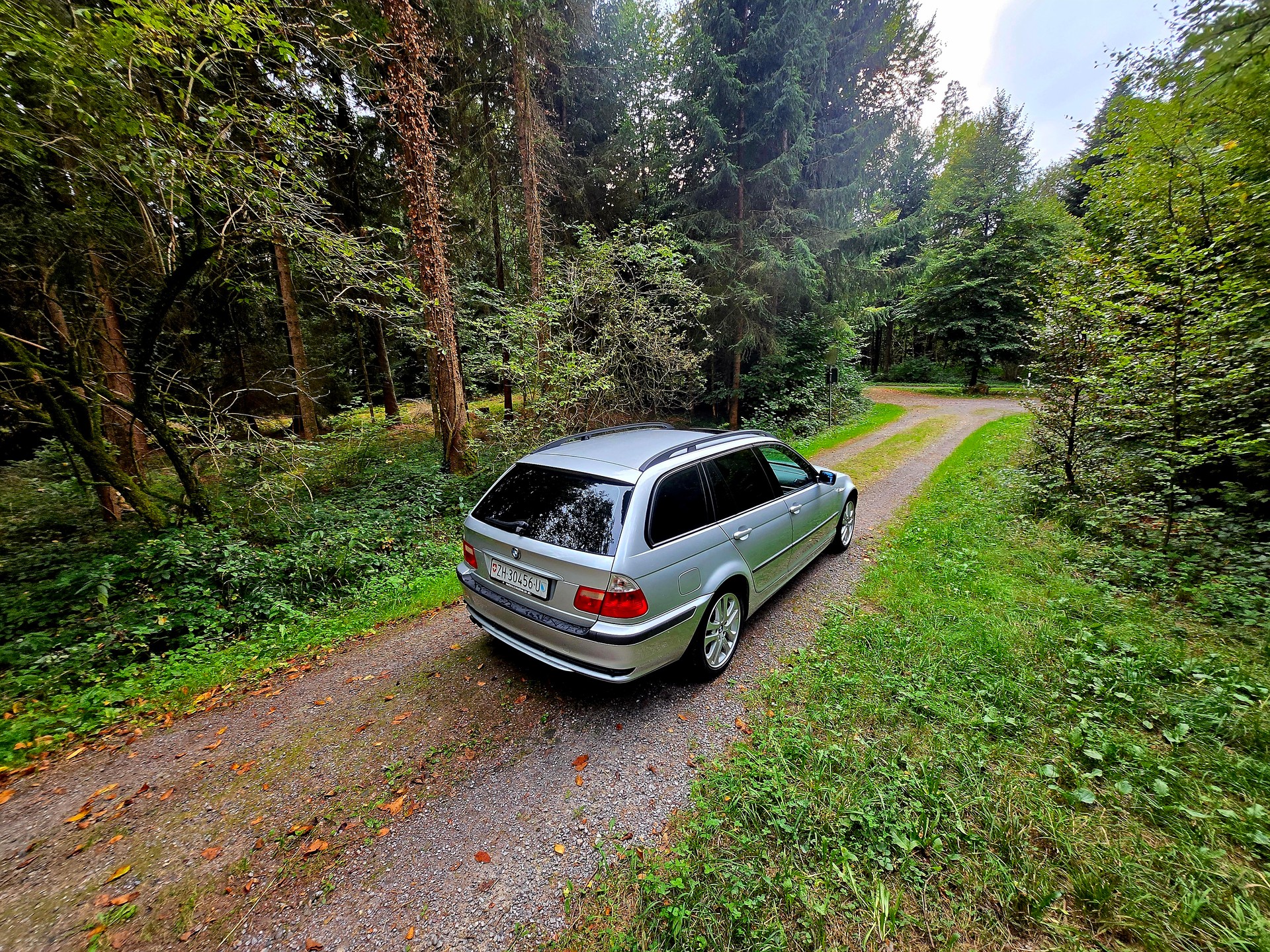 BMW 330xi Touring-image-13