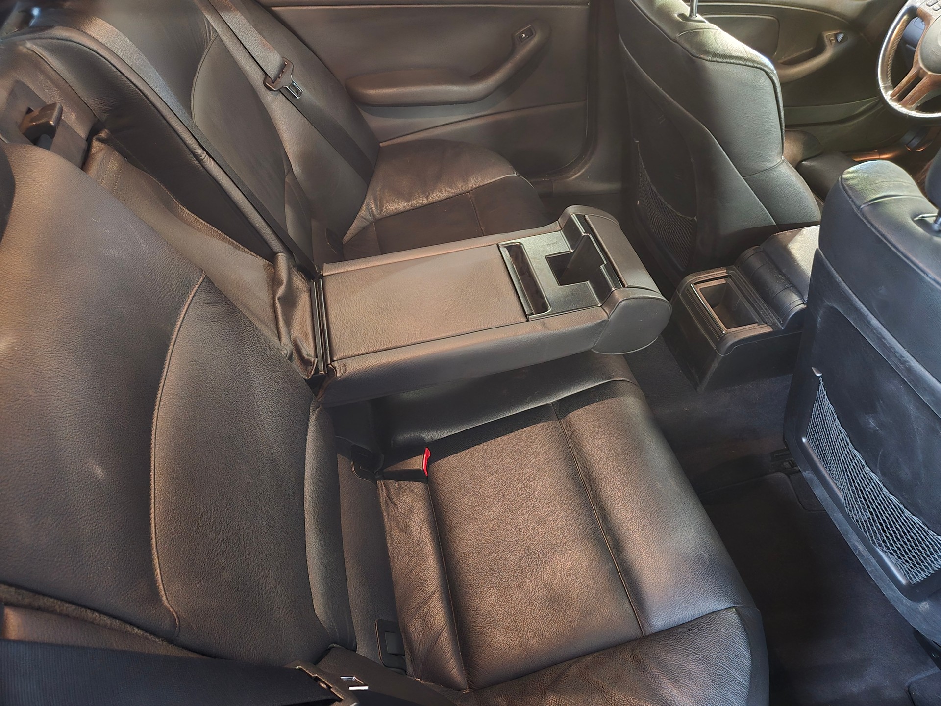 BMW 330xi Touring-image-14