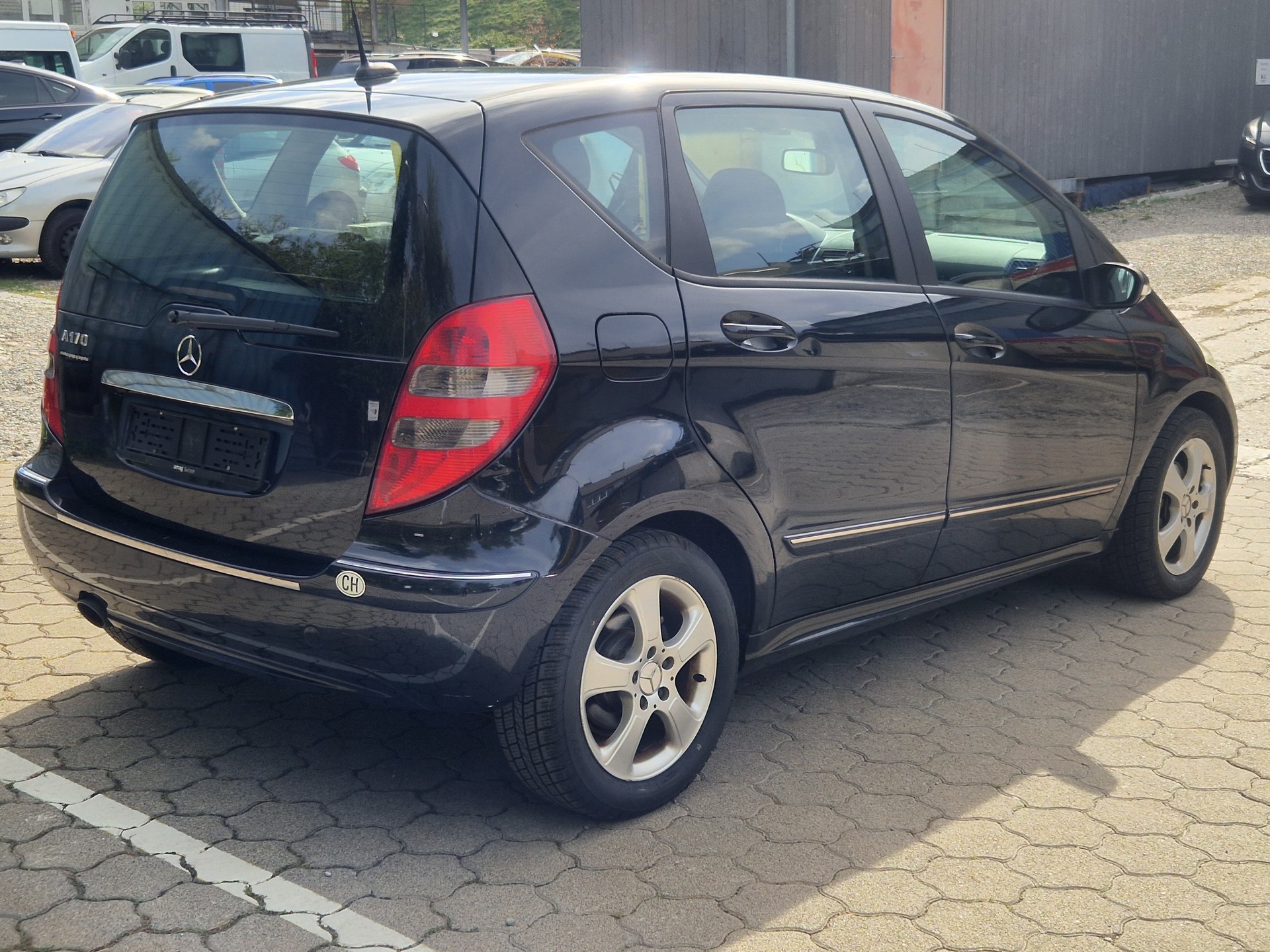 MERCEDES-BENZ A 170 Avantgarde Edition A-image-4