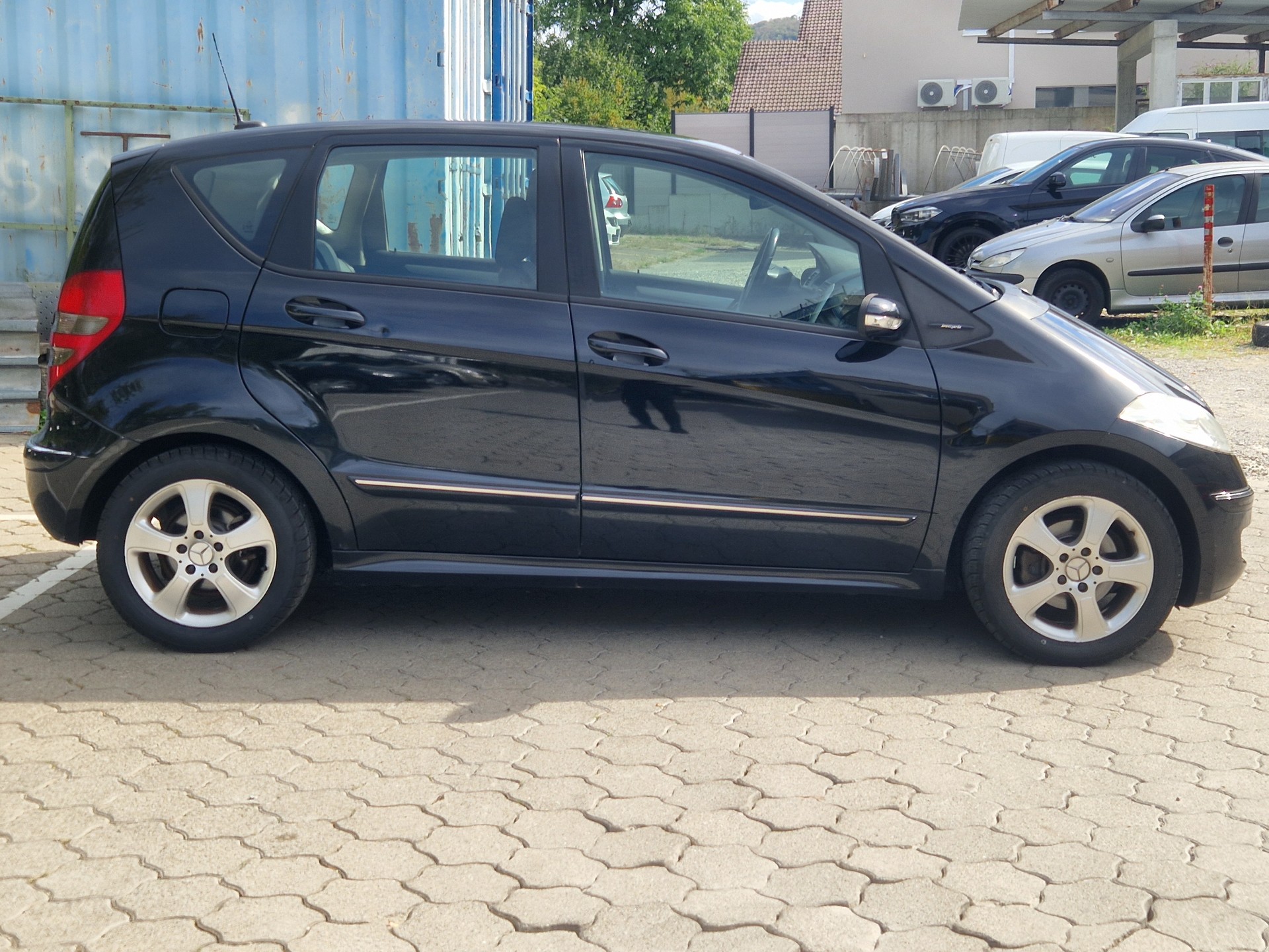 MERCEDES-BENZ A 170 Avantgarde Edition A-image-3