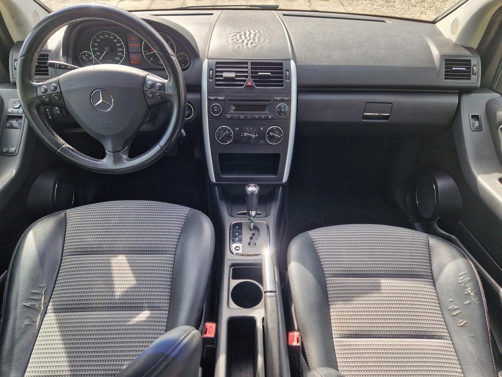 MERCEDES-BENZ A 170 Avantgarde Edition A-image-10