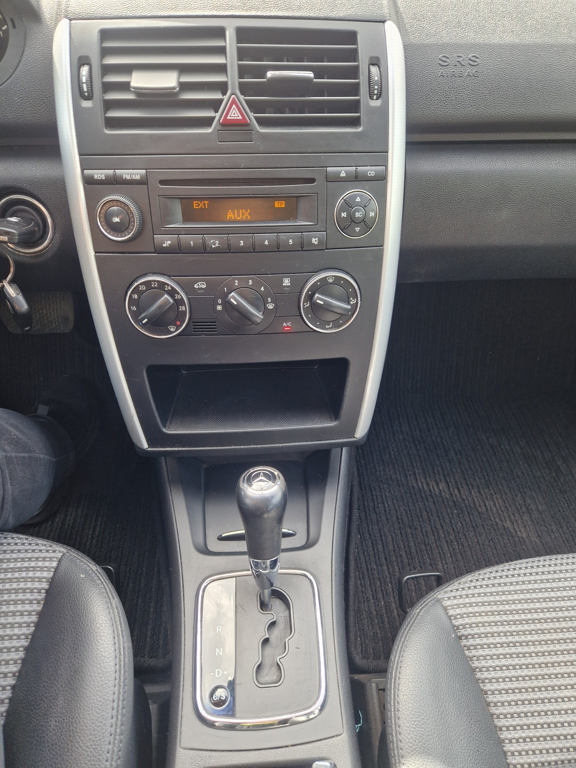 MERCEDES-BENZ A 170 Avantgarde Edition A-image-13