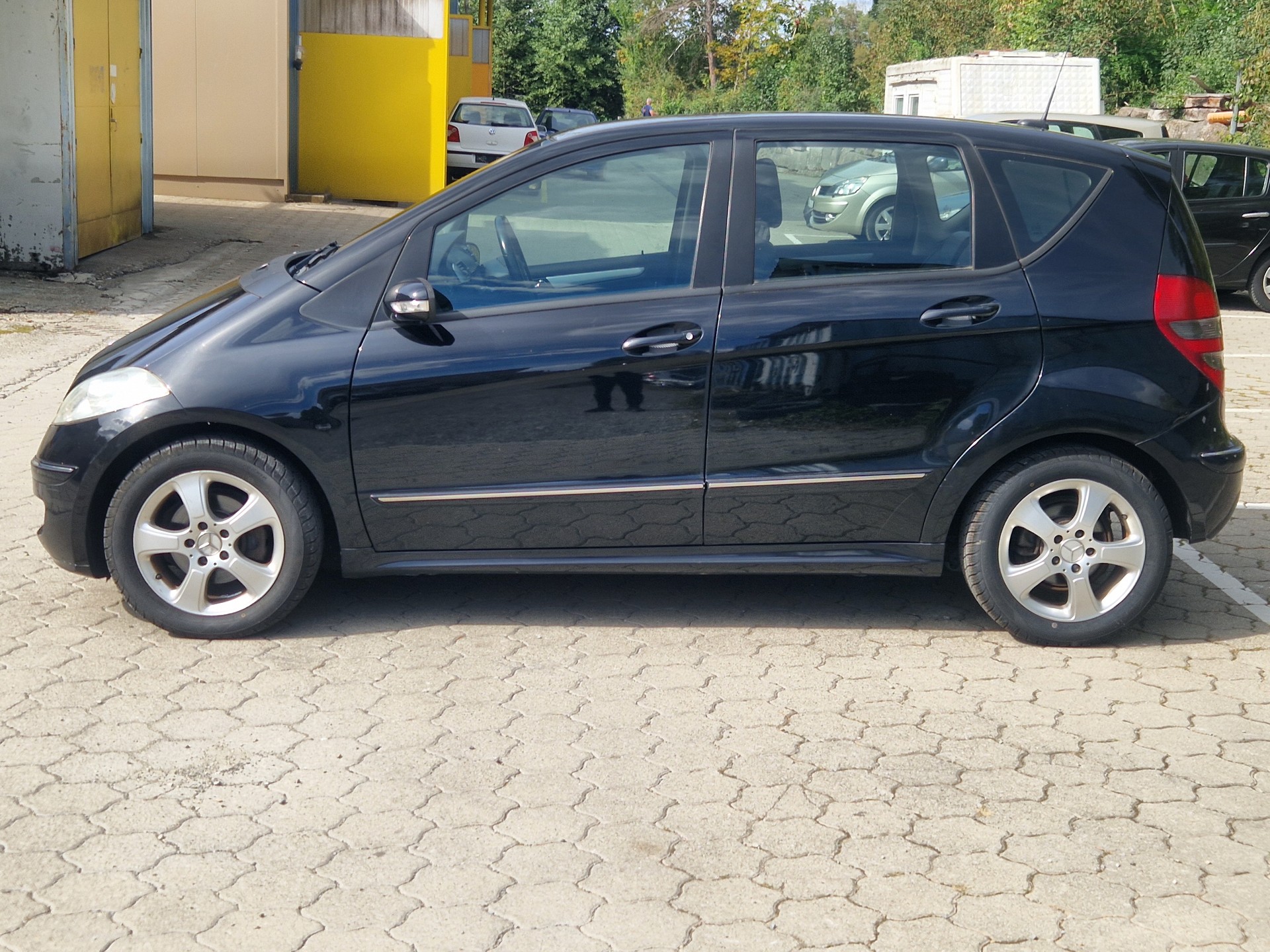 MERCEDES-BENZ A 170 Avantgarde Edition A-image-7