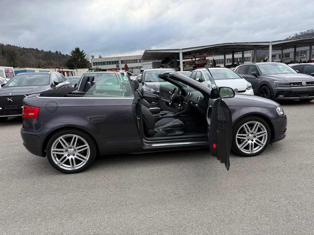 AUDI A3 Cabriolet 1.8 TFSI Ambition S-tronic-image-8