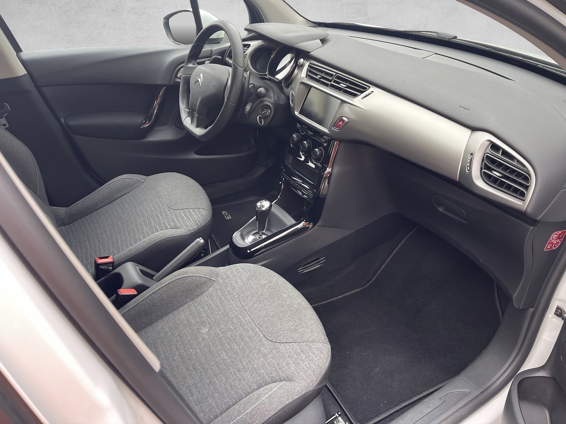 CITROEN C3 1.2i Exclusive ETG5-image-10