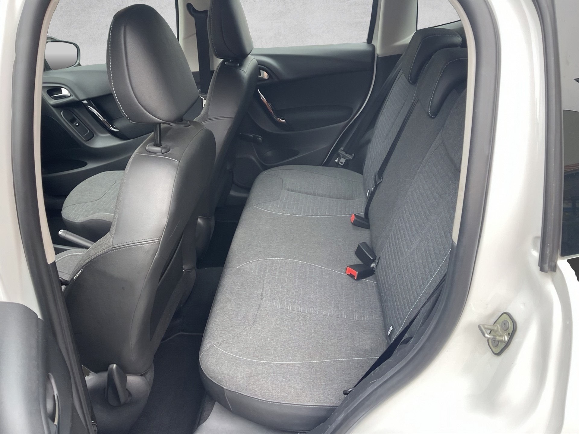CITROEN C3 1.2i Exclusive ETG5-image-9