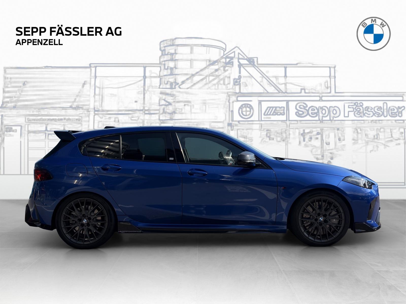 BMW M135i xDrive 50 Years Edition-image-5