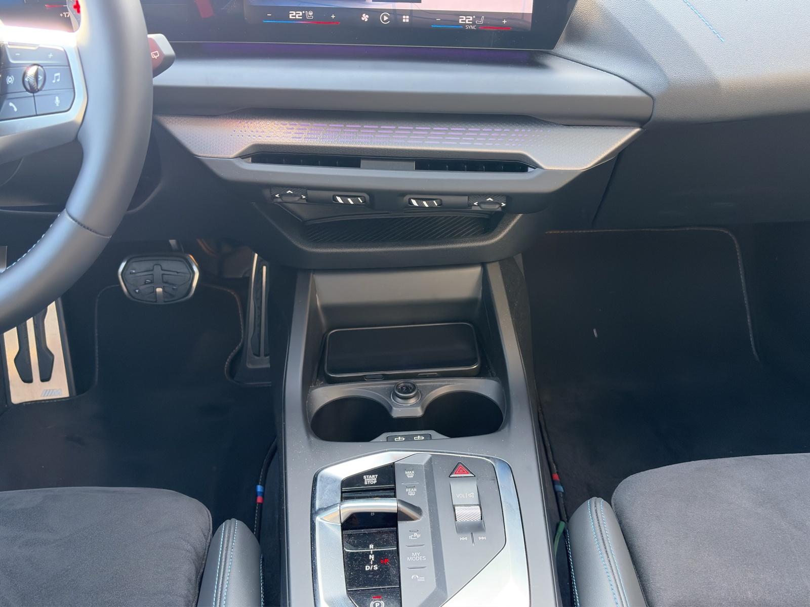 BMW M135i xDrive 50 Years Edition-image-13