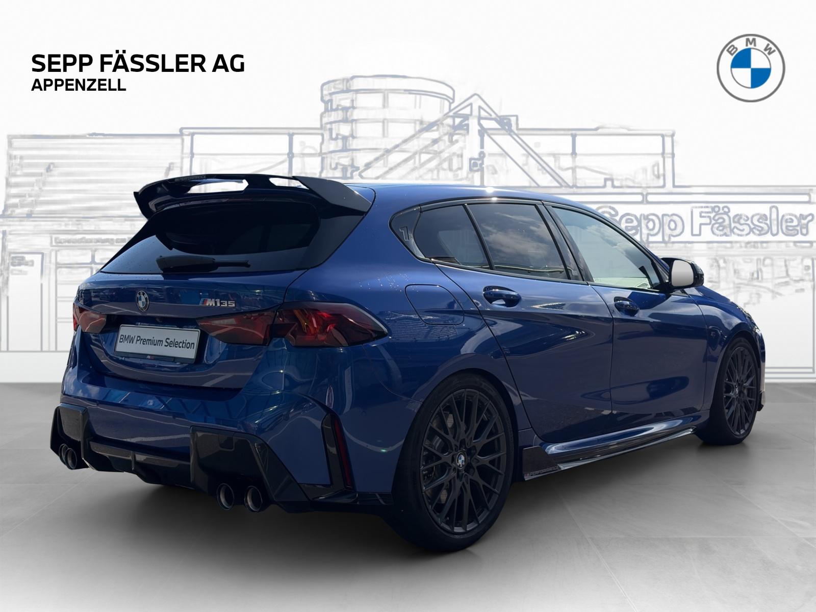BMW M135i xDrive 50 Years Edition-image-4