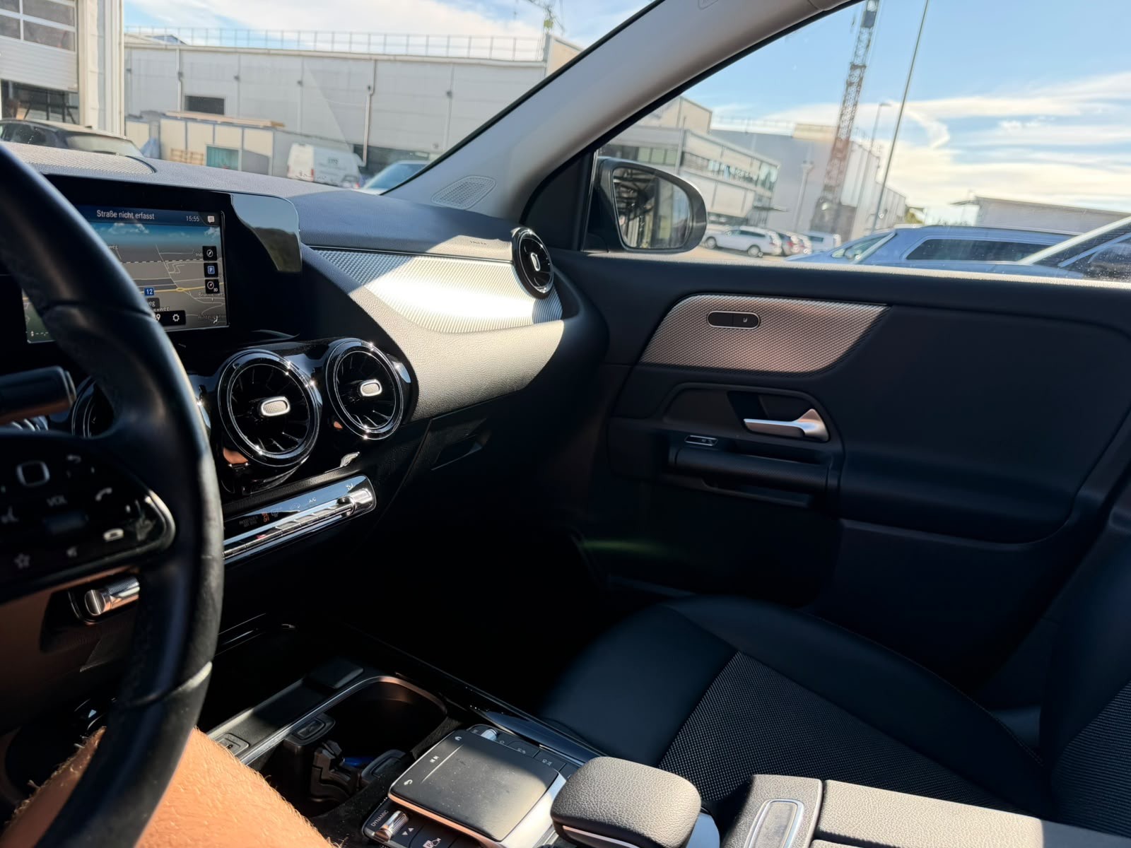 MERCEDES-BENZ GLA 200 7G-DCT-image-19