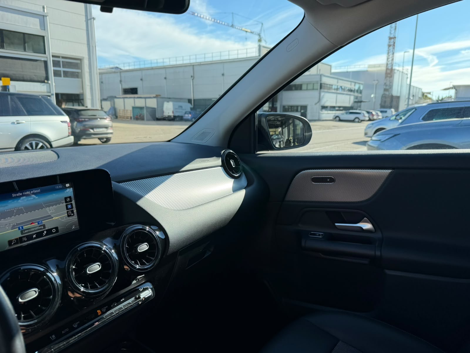 MERCEDES-BENZ GLA 200 7G-DCT-image-23