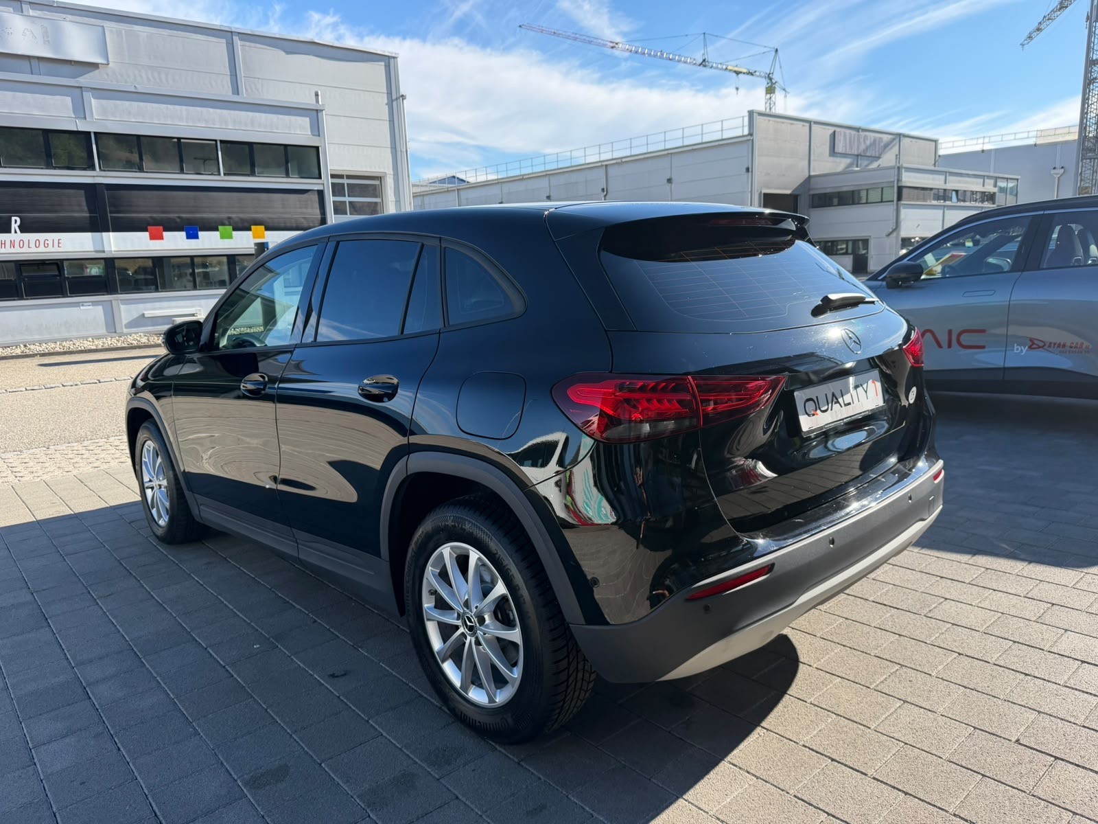 MERCEDES-BENZ GLA 200 7G-DCT-image-8