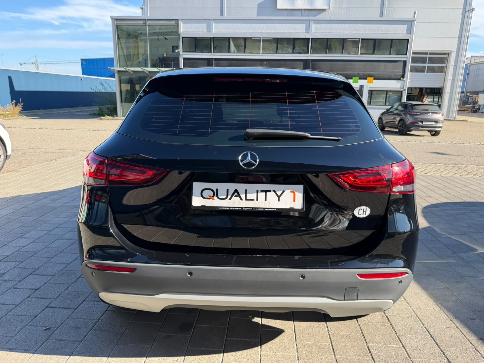 MERCEDES-BENZ GLA 200 7G-DCT-image-7