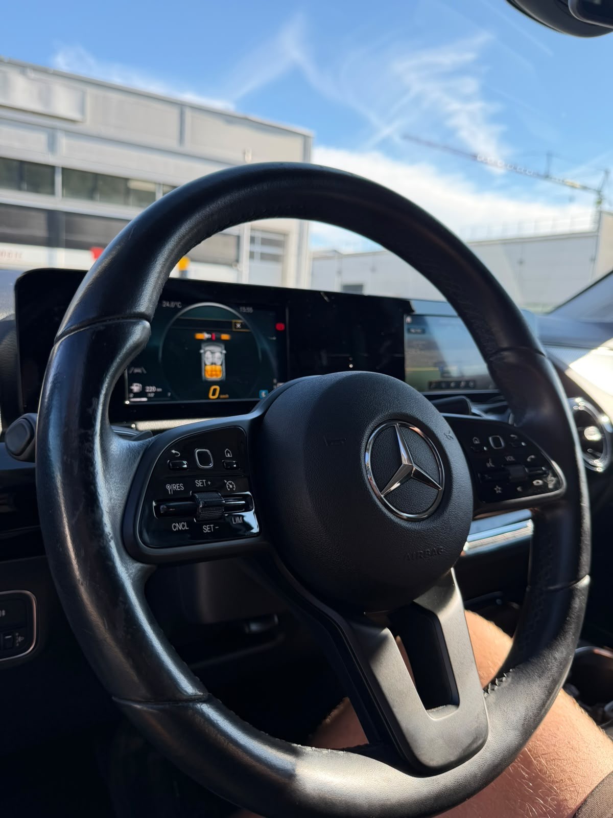 MERCEDES-BENZ GLA 200 7G-DCT-image-20