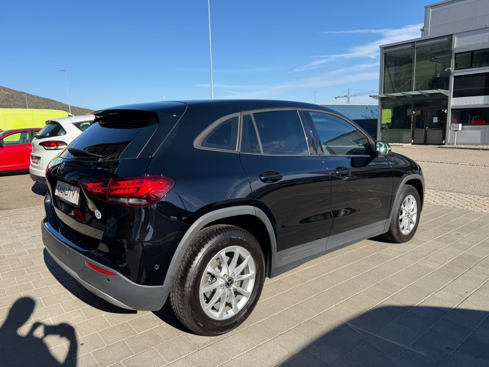 MERCEDES-BENZ GLA 200 7G-DCT-image-5