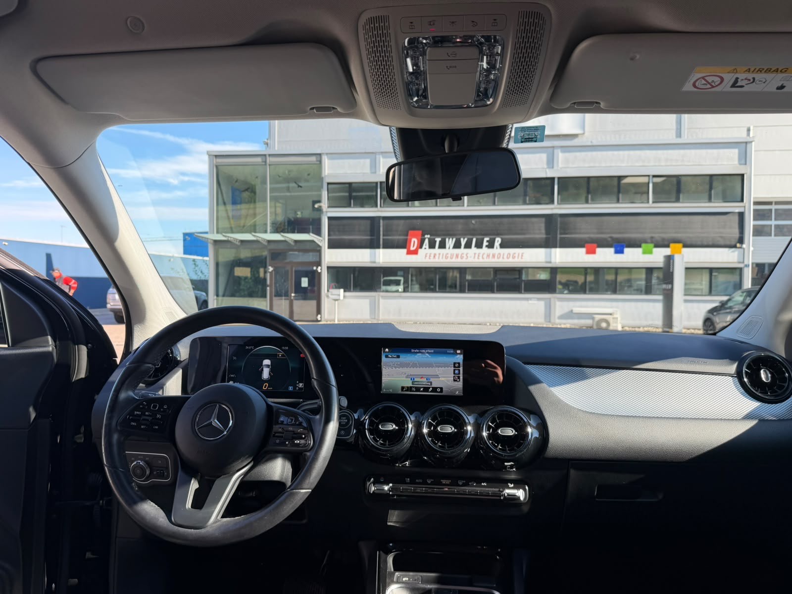 MERCEDES-BENZ GLA 200 7G-DCT-image-15