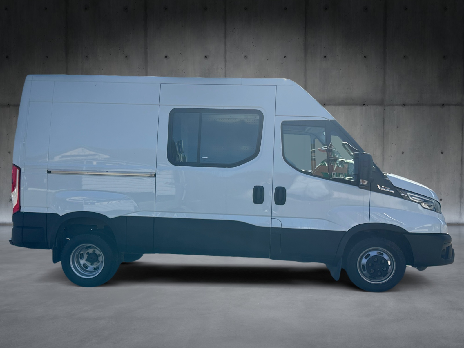 IVECO 35C18V Kasten-image-4