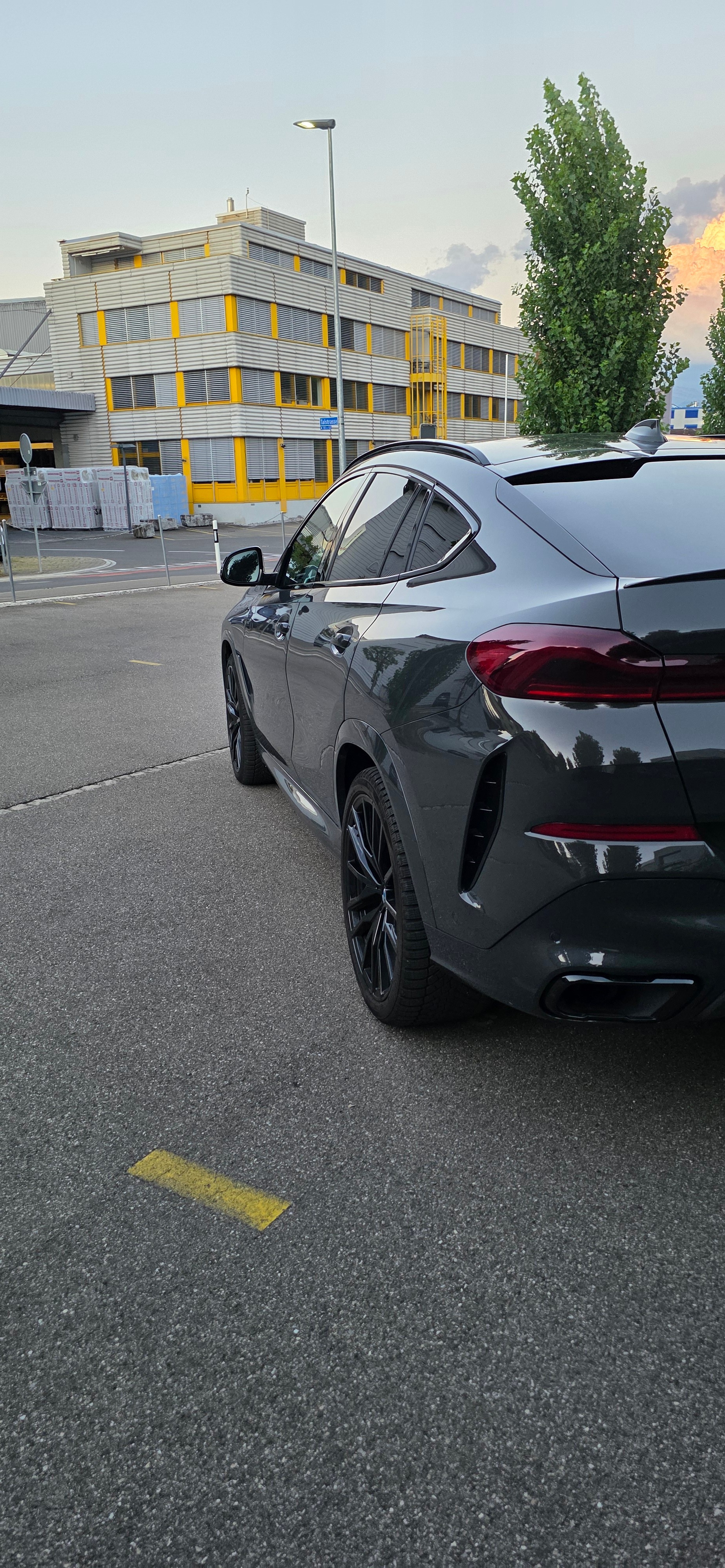 BMW M Sport 40d xDrive-image-3