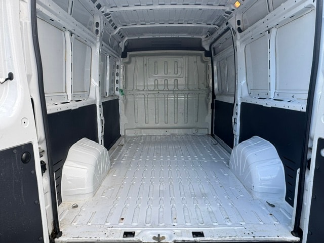 PEUGEOT Boxer 2.2 HDI 335 Premium L2H2-image-4