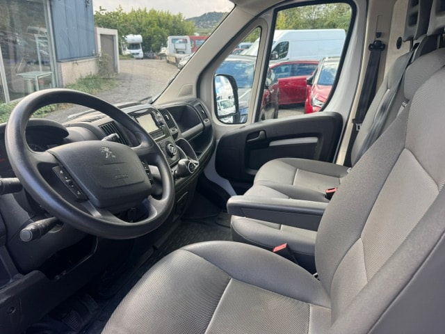 PEUGEOT Boxer 2.2 HDI 335 Premium L2H2-image-6