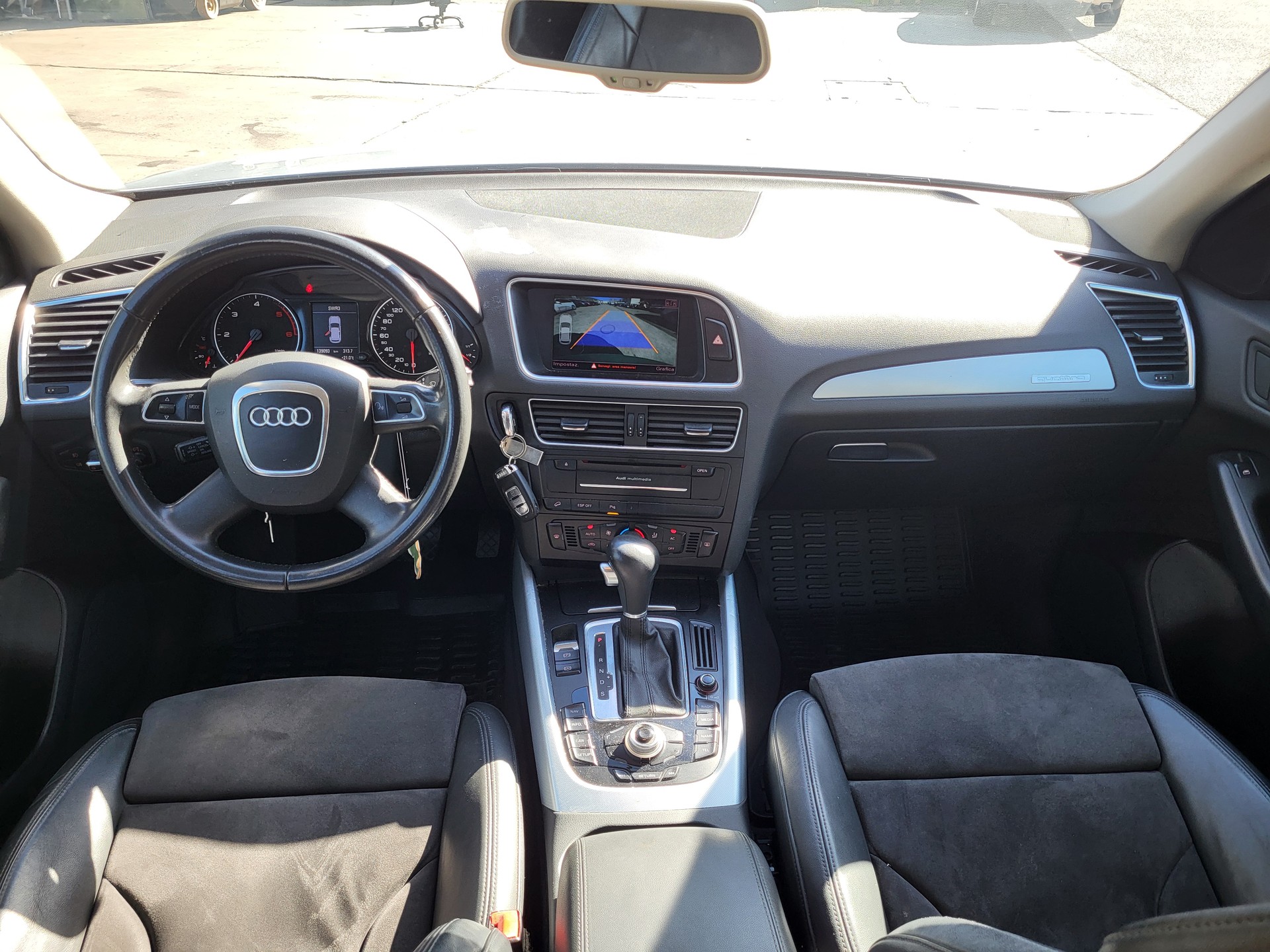 AUDI Q5 2.0 TDI quattro S-tronic-image-9