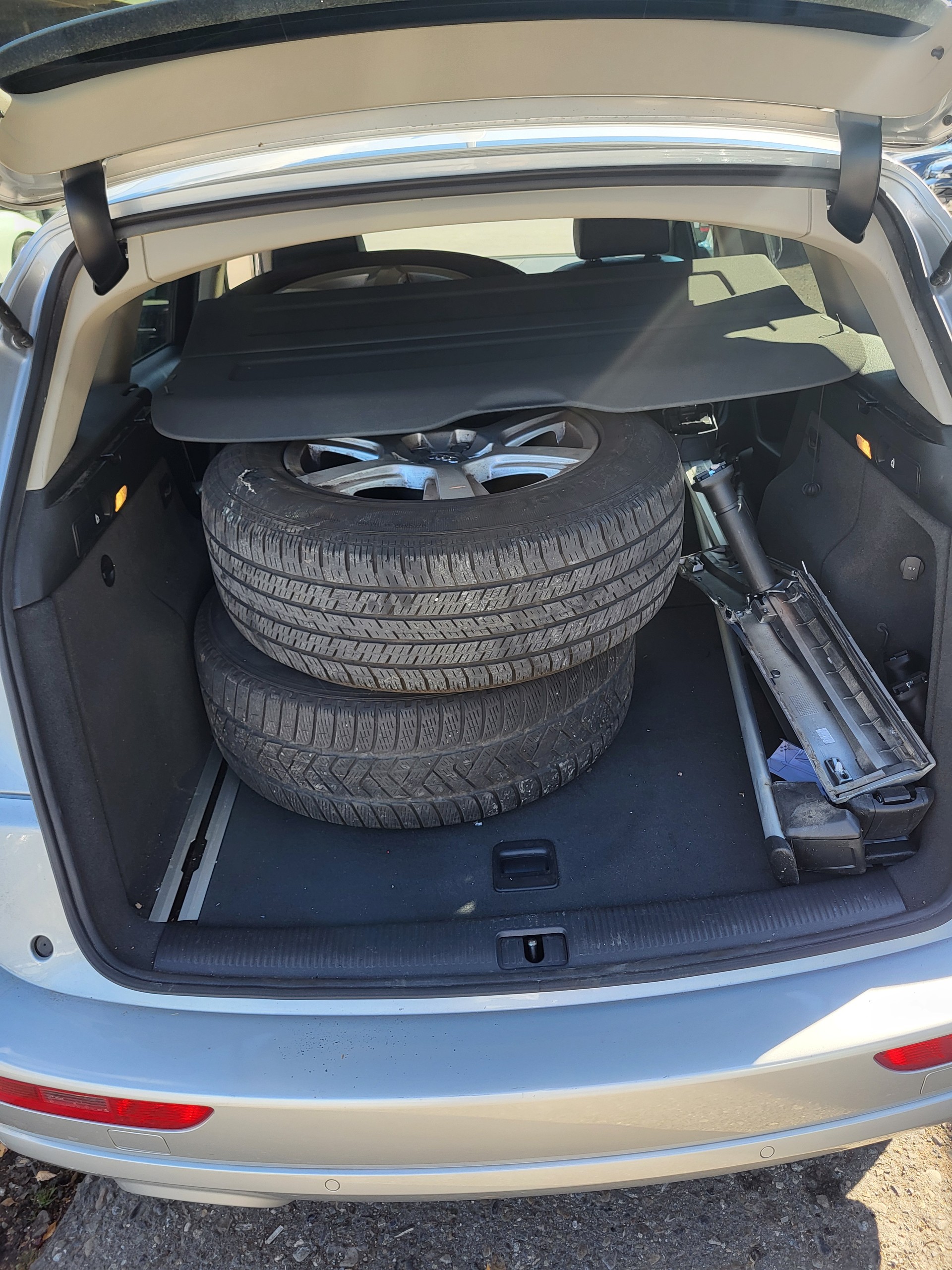 AUDI Q5 2.0 TDI quattro S-tronic-image-2