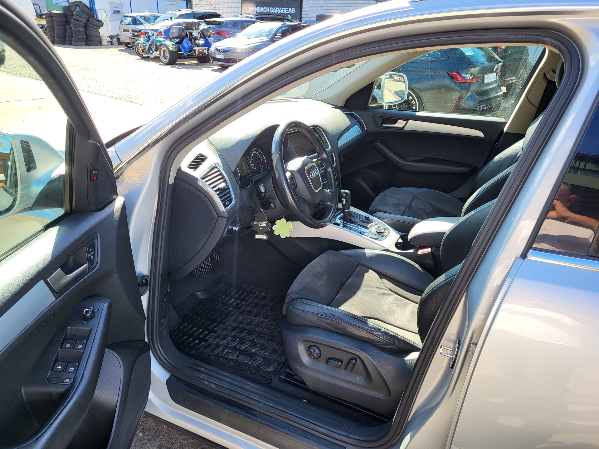 AUDI Q5 2.0 TDI quattro S-tronic-image-7