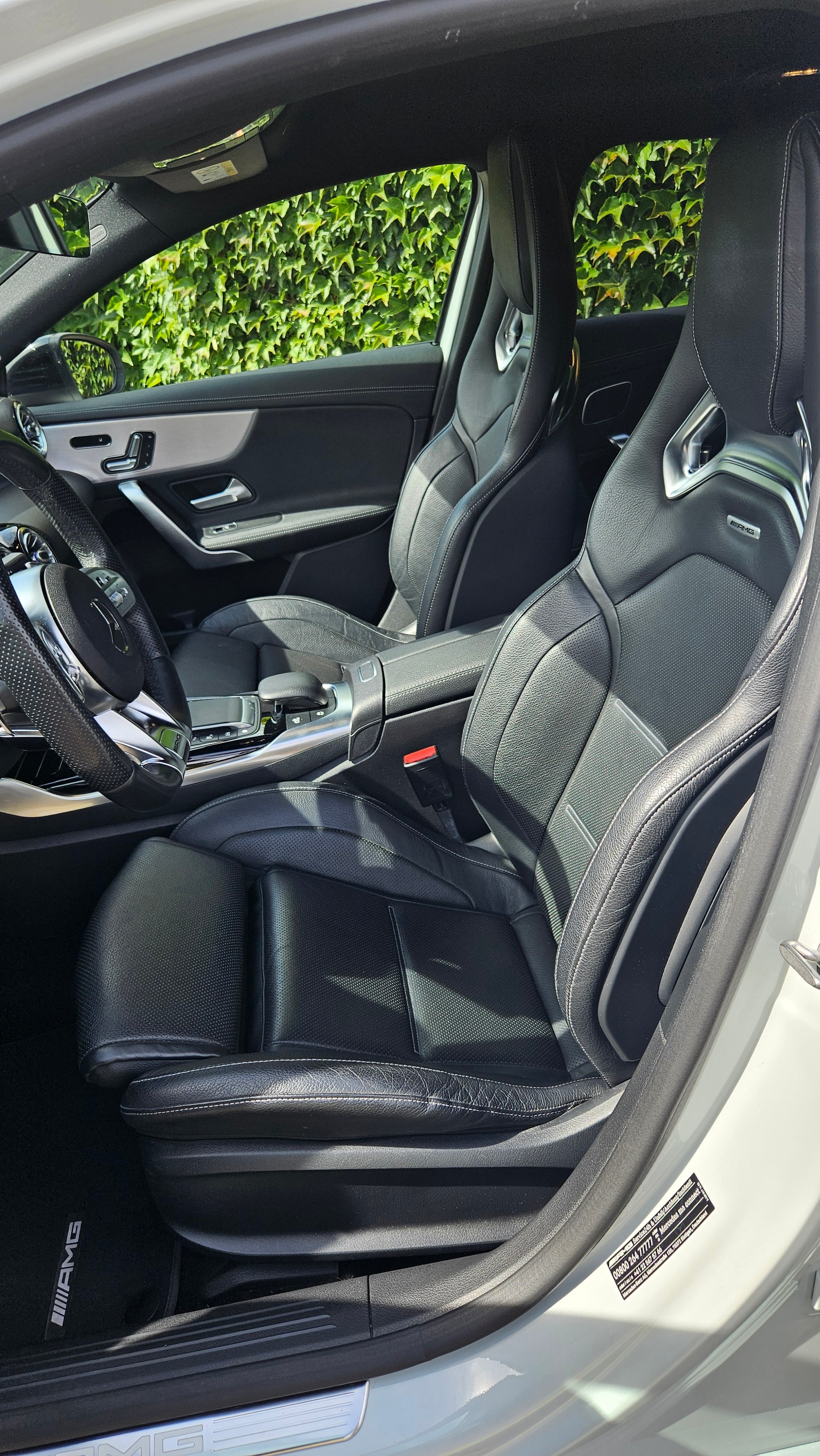 MERCEDES-BENZ A 35 AMG 4matic-image-3