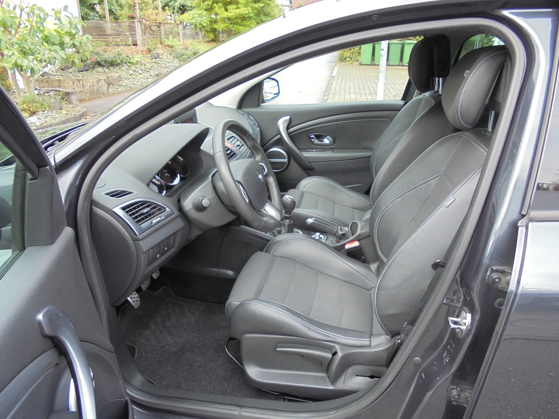 RENAULT Mégane Grandtour 2.0 16V GT-image-7
