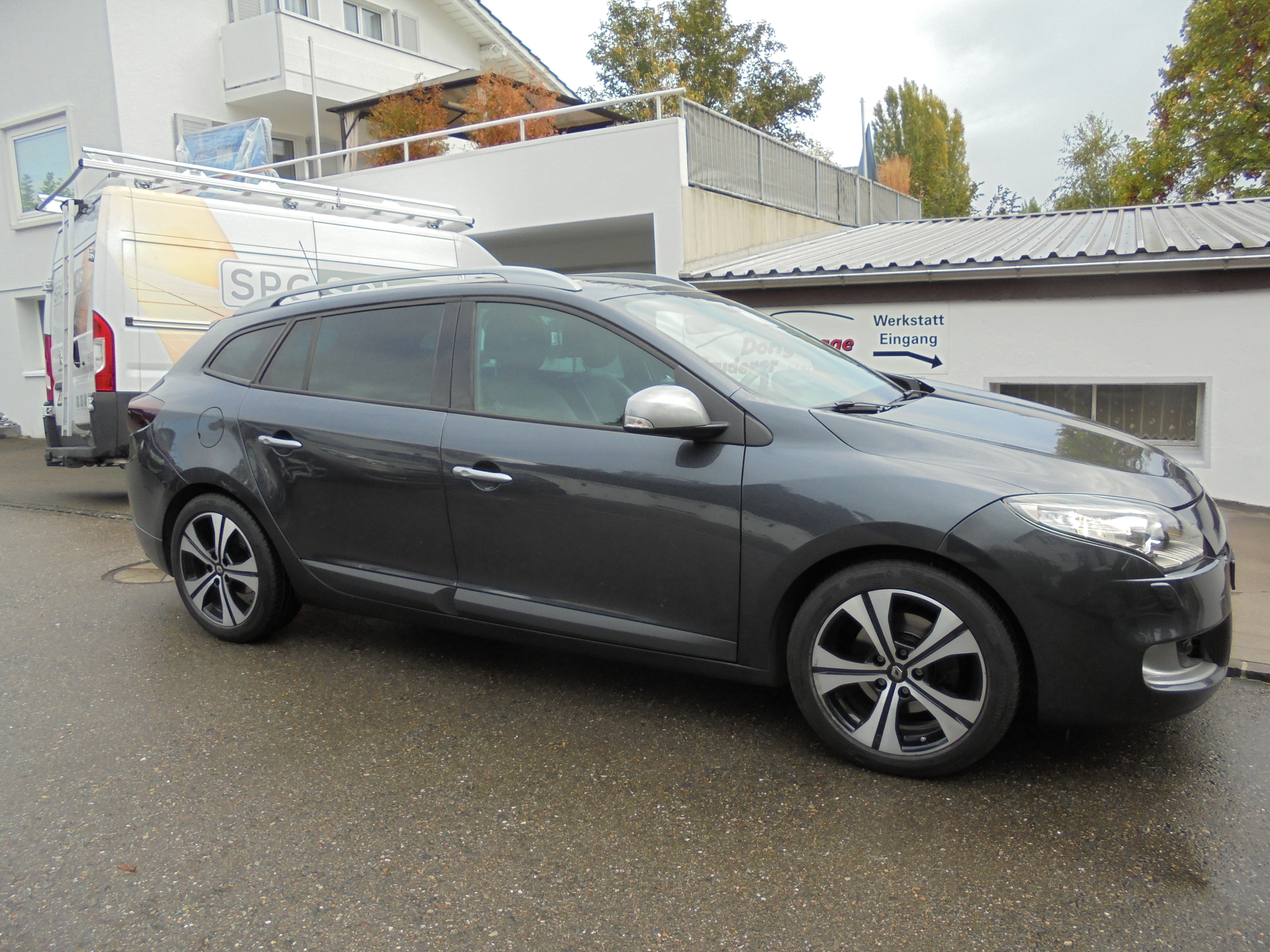 Car photo
