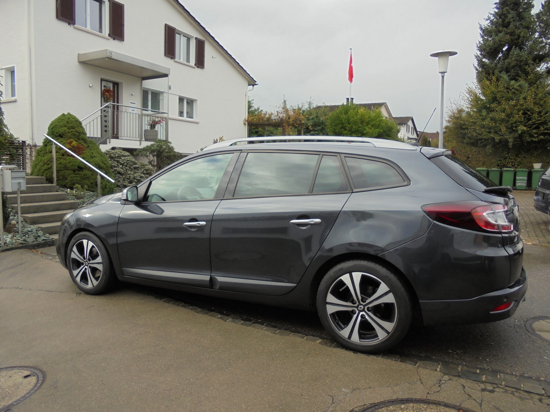 RENAULT Mégane Grandtour 2.0 16V GT-image-4
