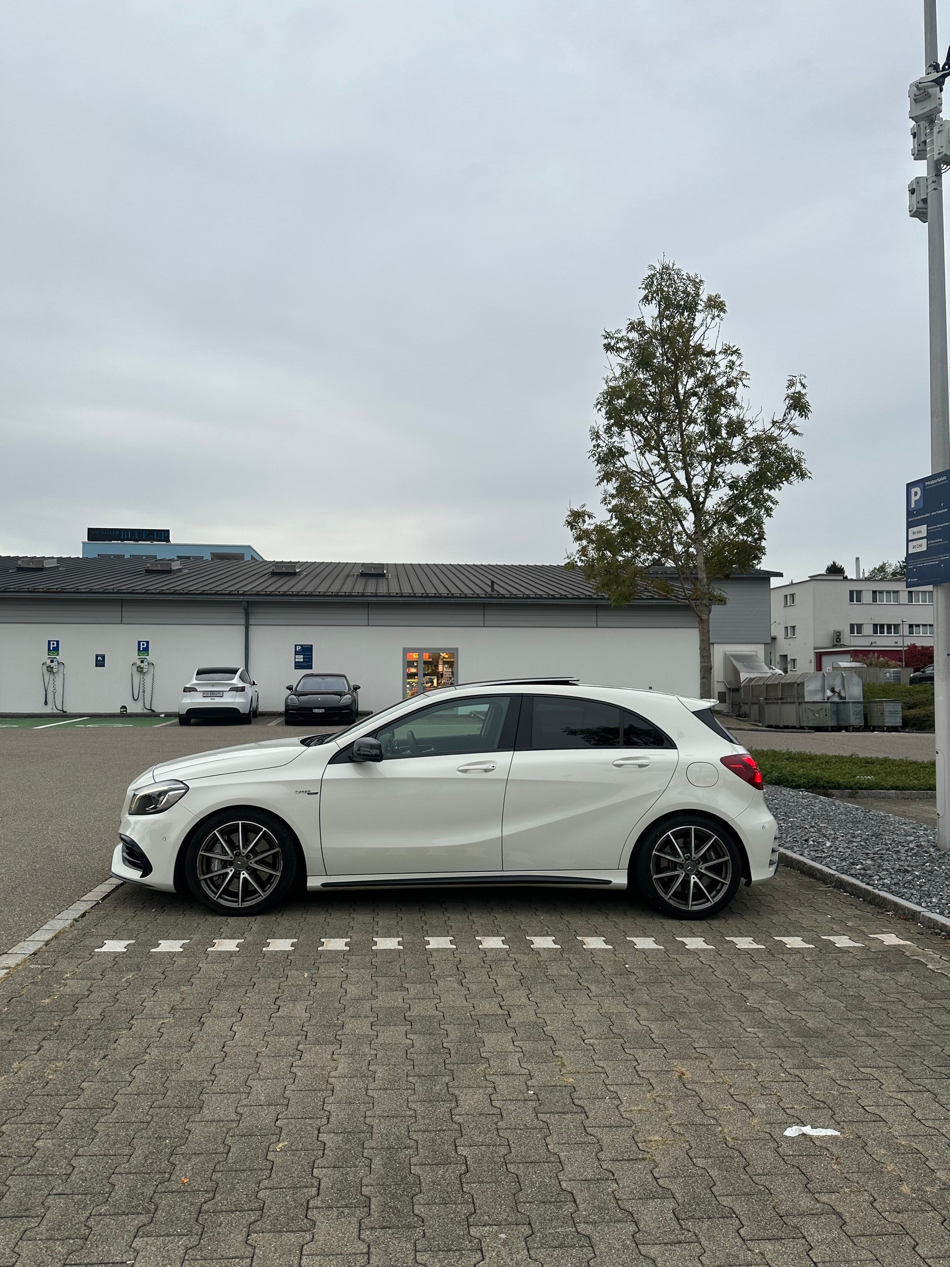 MERCEDES-BENZ A 45 AMG 4m-image-1