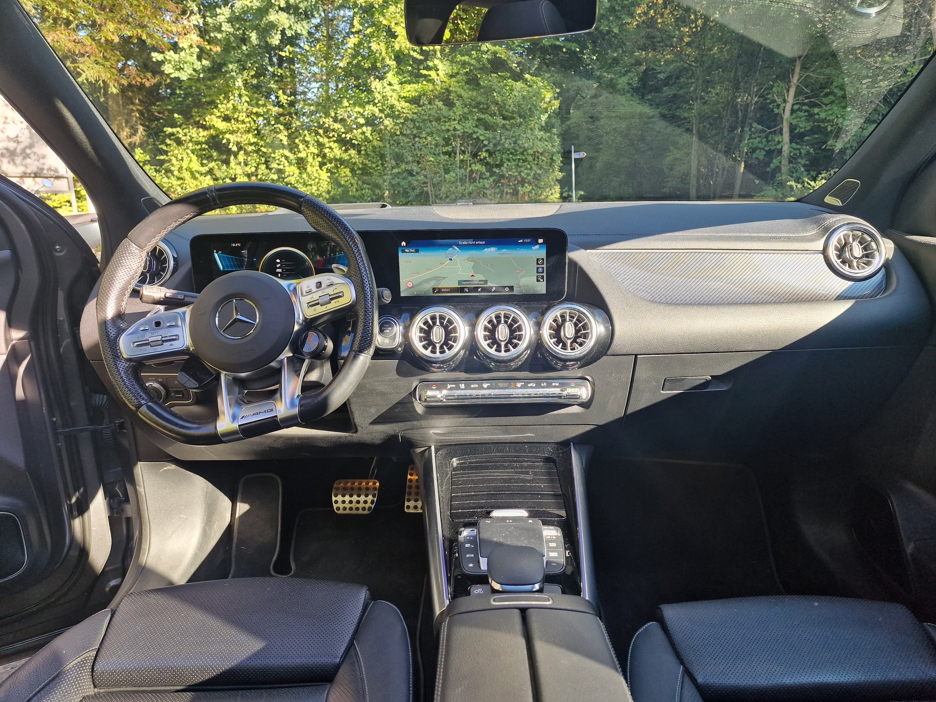 MERCEDES-BENZ GLA 35 AMG 4matic-image-4