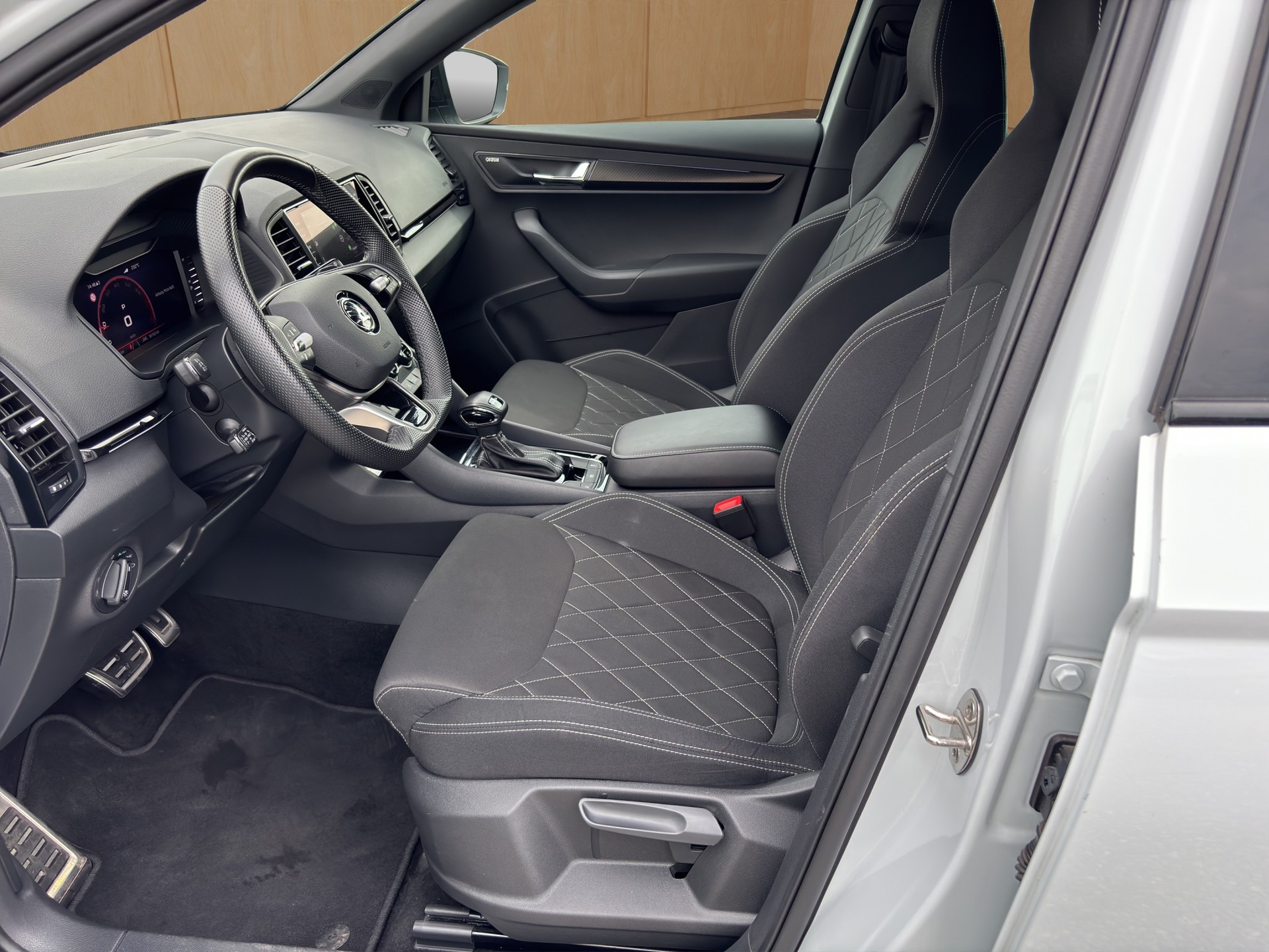 SKODA Karoq 1.5 TSI SportLine DSG-image-6