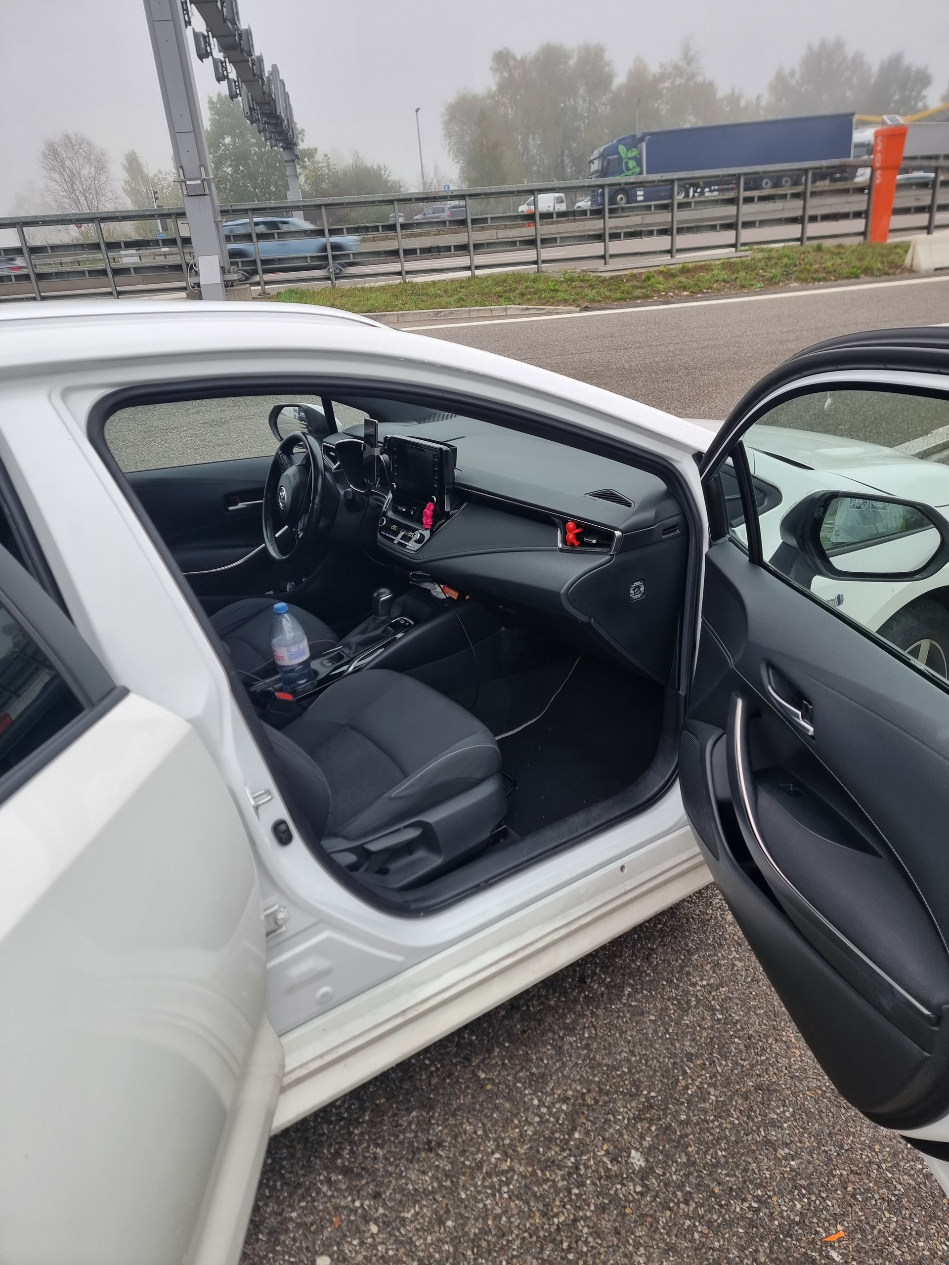 TOYOTA 1.8 HSD Comfort-image-3