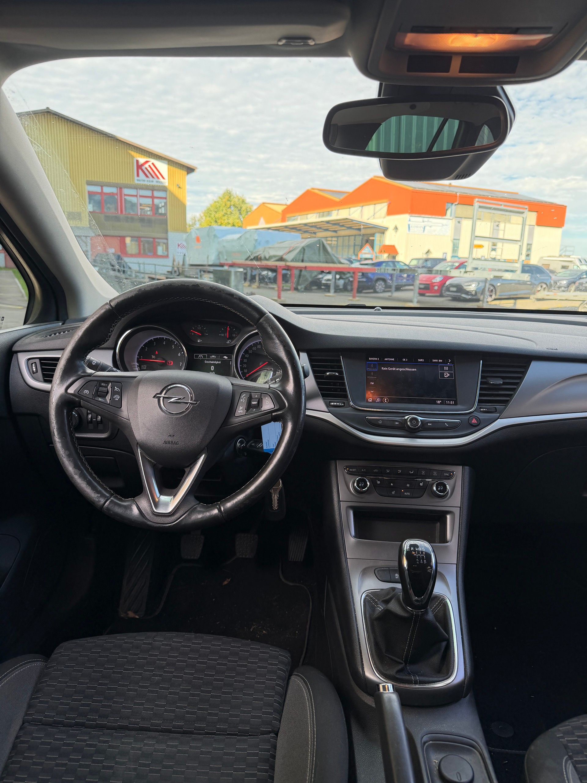 OPEL Astra Sports Tourer 1.2i Turbo Elegance-image-9