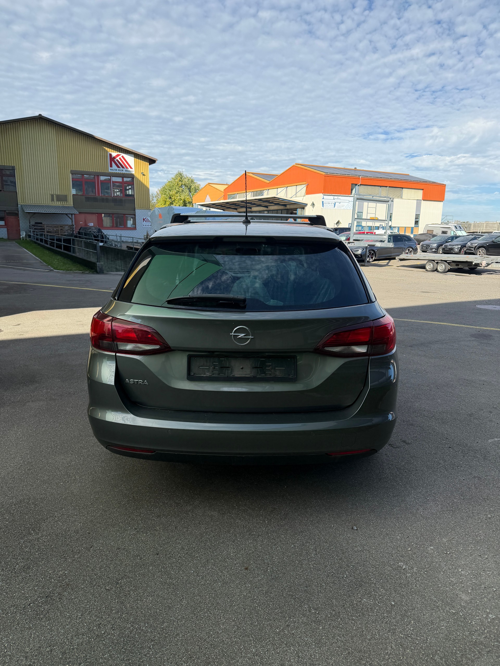OPEL Astra Sports Tourer 1.2i Turbo Elegance-image-5
