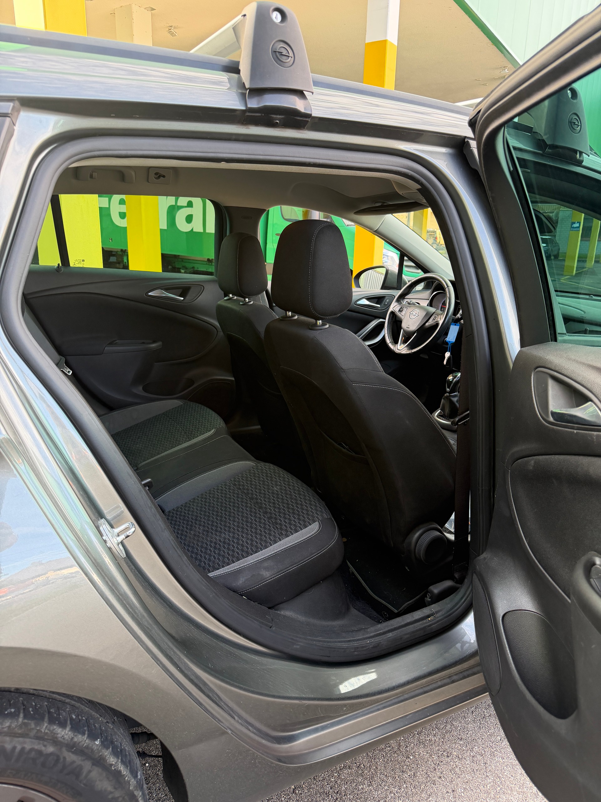 OPEL Astra Sports Tourer 1.2i Turbo Elegance-image-14