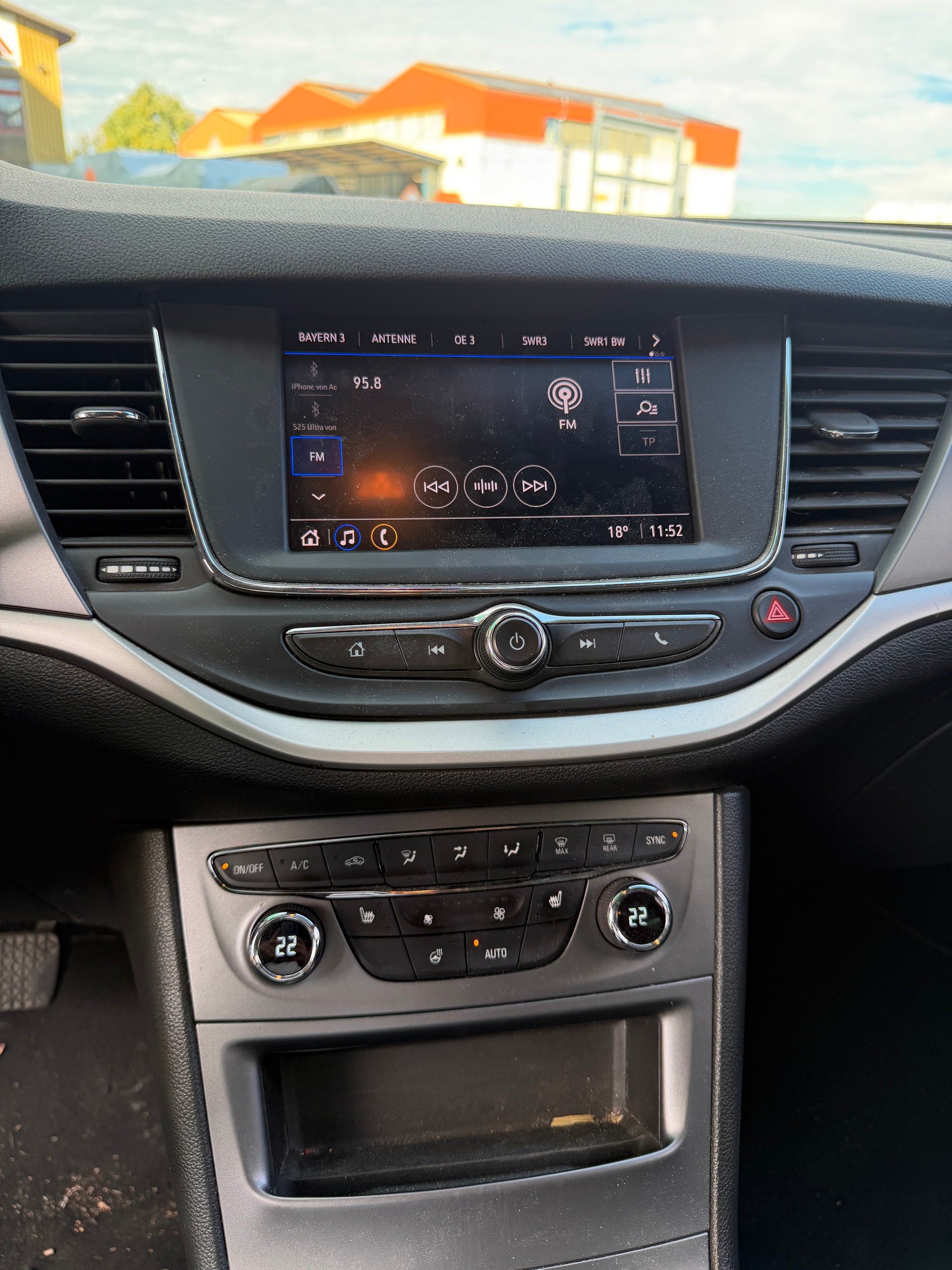 OPEL Astra Sports Tourer 1.2i Turbo Elegance-image-10