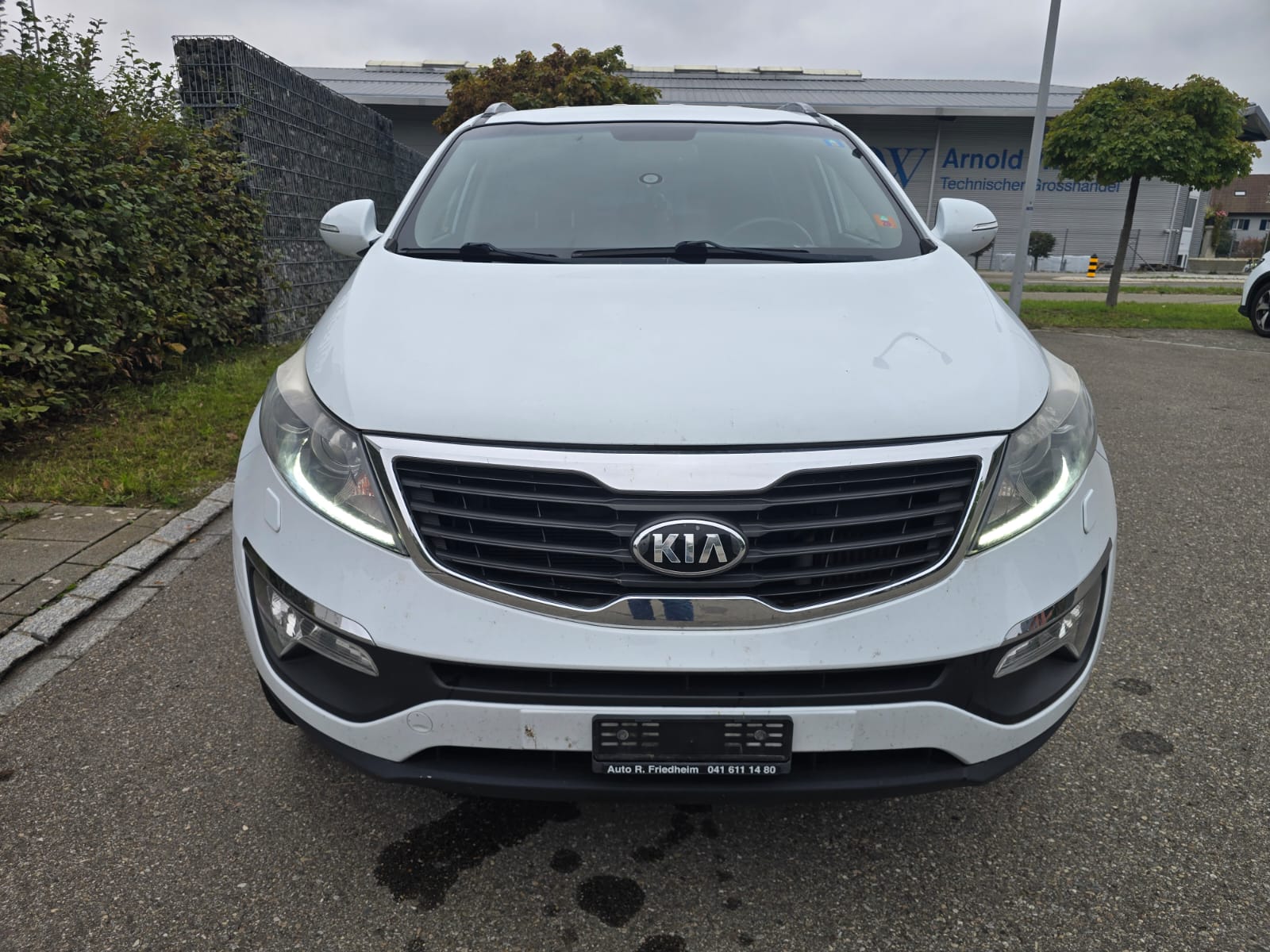 KIA Sportage 2.0 CRDi Style 4WD Automatic-image-8
