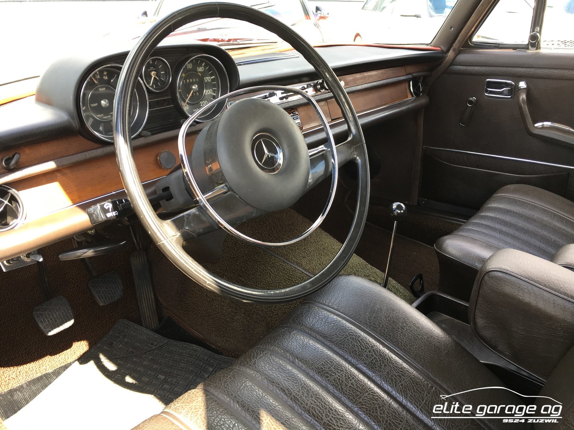 MERCEDES-BENZ 280 SE-image-9