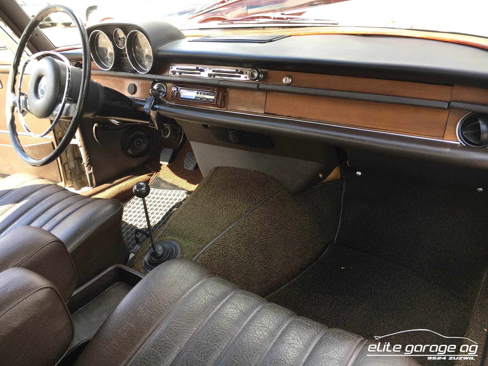MERCEDES-BENZ 280 SE-image-11