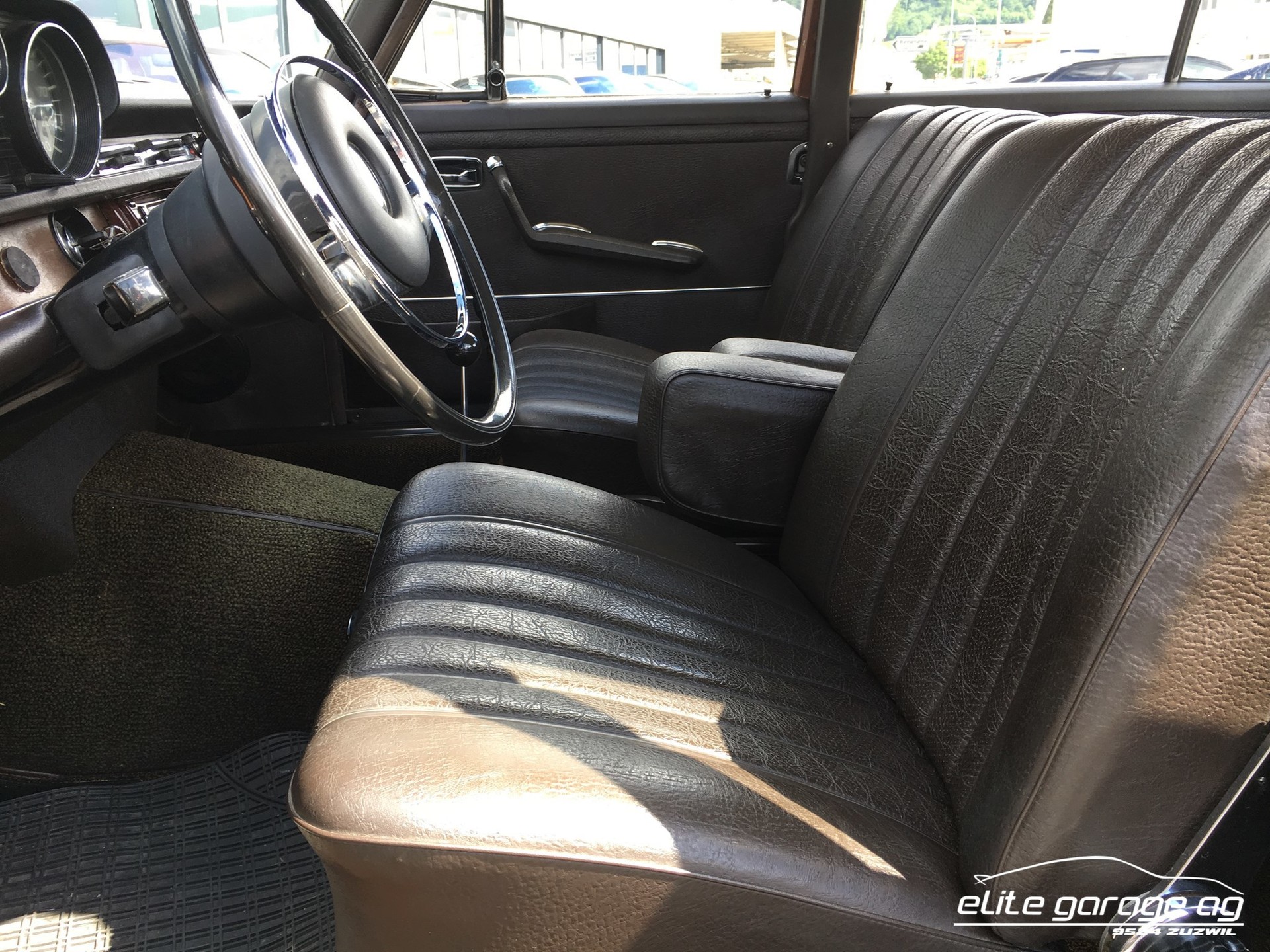 MERCEDES-BENZ 280 SE-image-12
