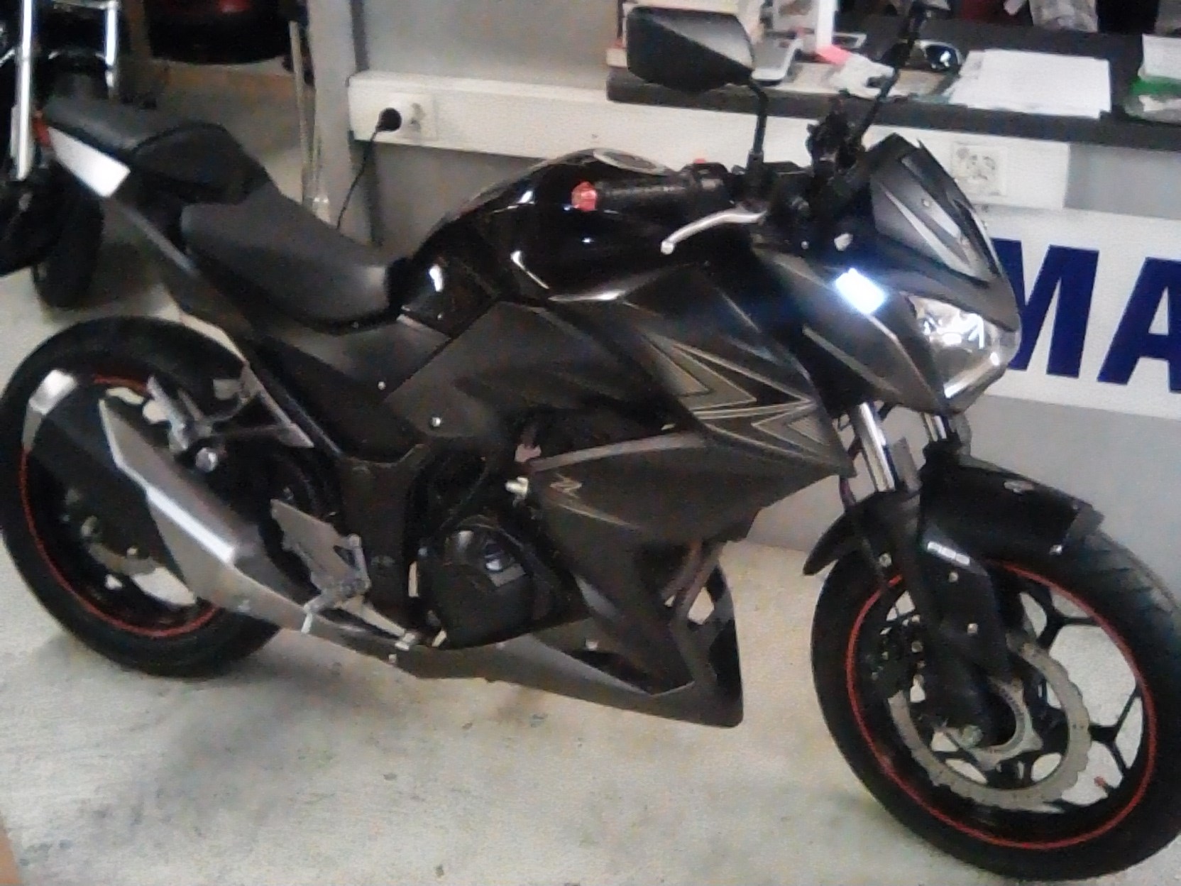 KAWASAKI Z 300 ABS