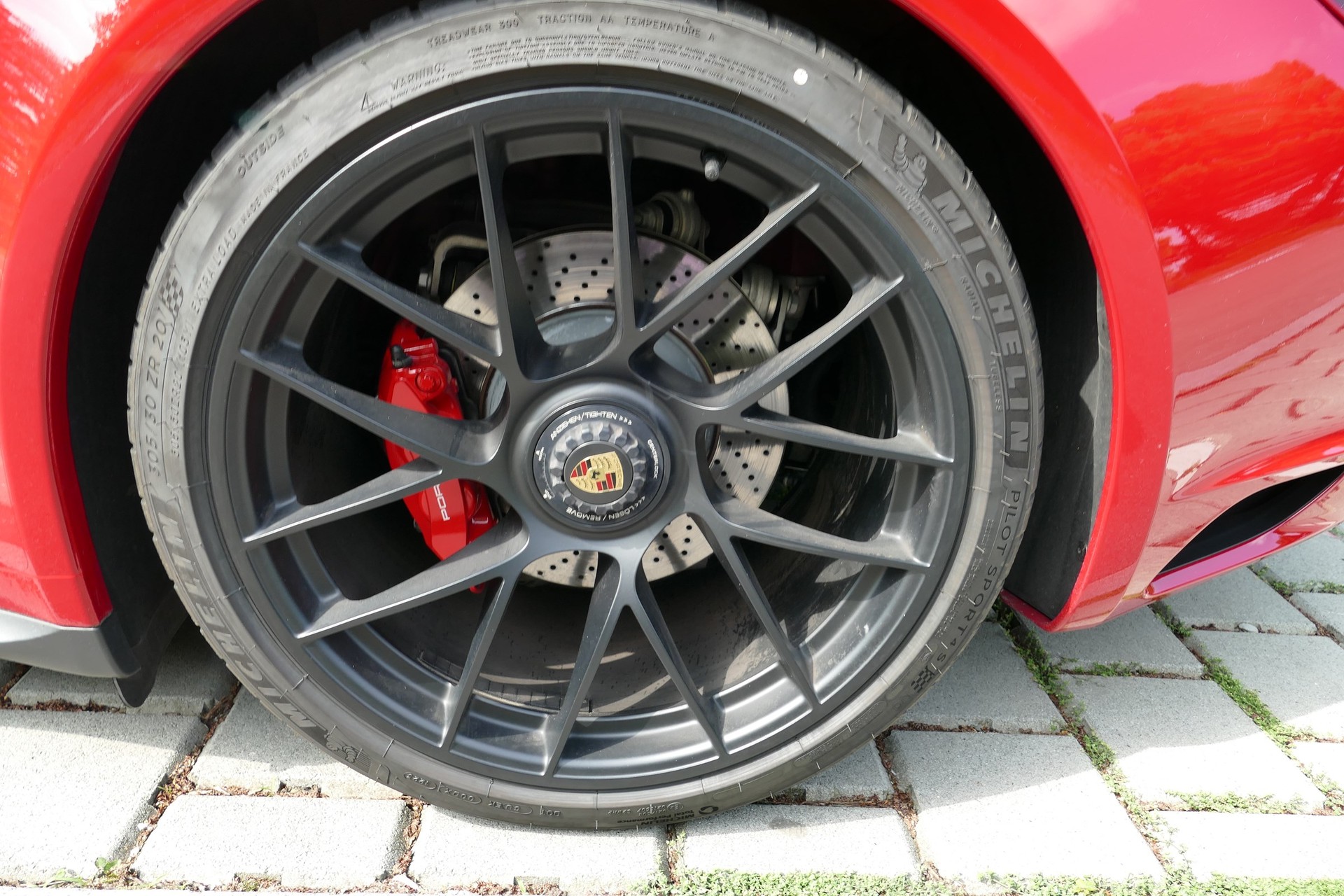 PORSCHE 911 Carrera 4 GTS PDK-image-16