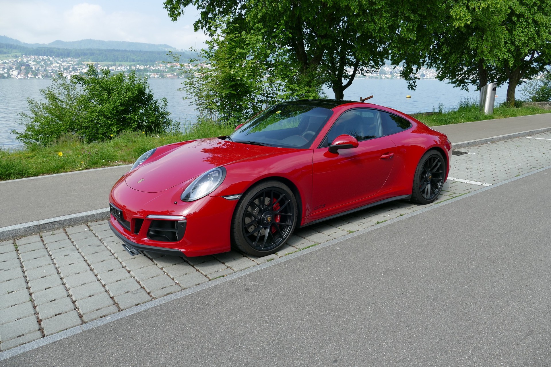 PORSCHE 911 Carrera 4 GTS PDK-image-2